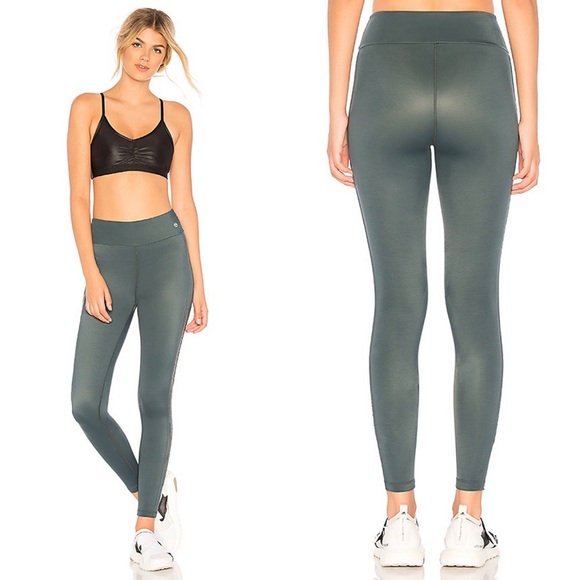 NWT Maaji Crochetta Mid Rise Leggings